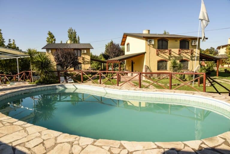 Cabañas y Aparts en Mendoza Complejo Turistico Los Troncos